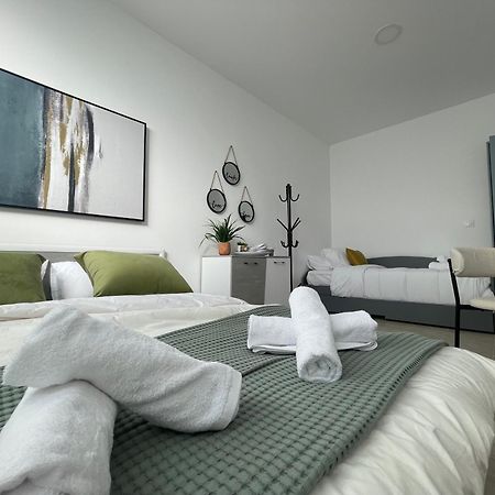 Aiolos Chania Center Luxury Apartment Near The Garden Esterno foto